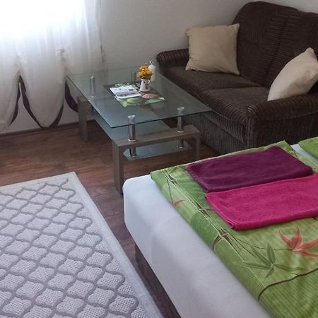 Omar & Una Apartmani Bihać Exteriör bild