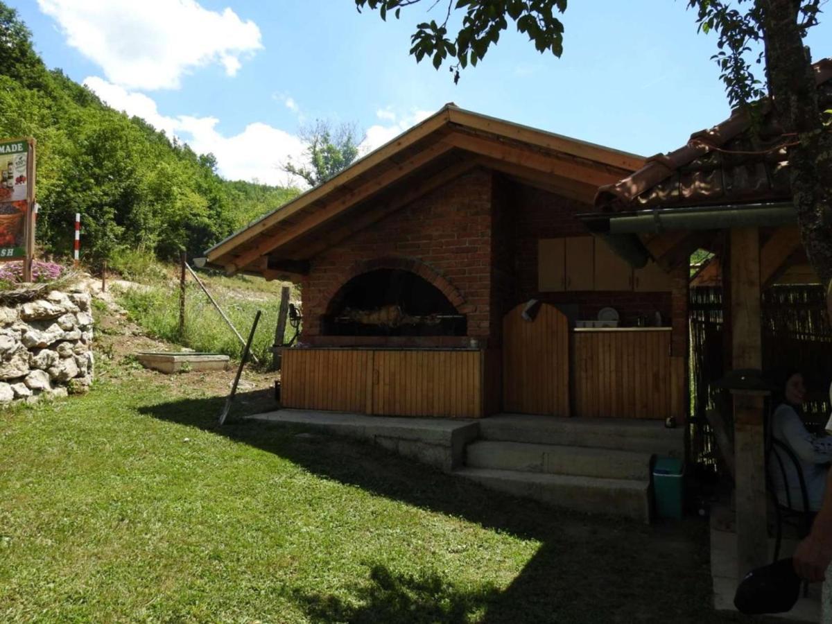 Omar & Una Apartmani Bihać Exteriör bild